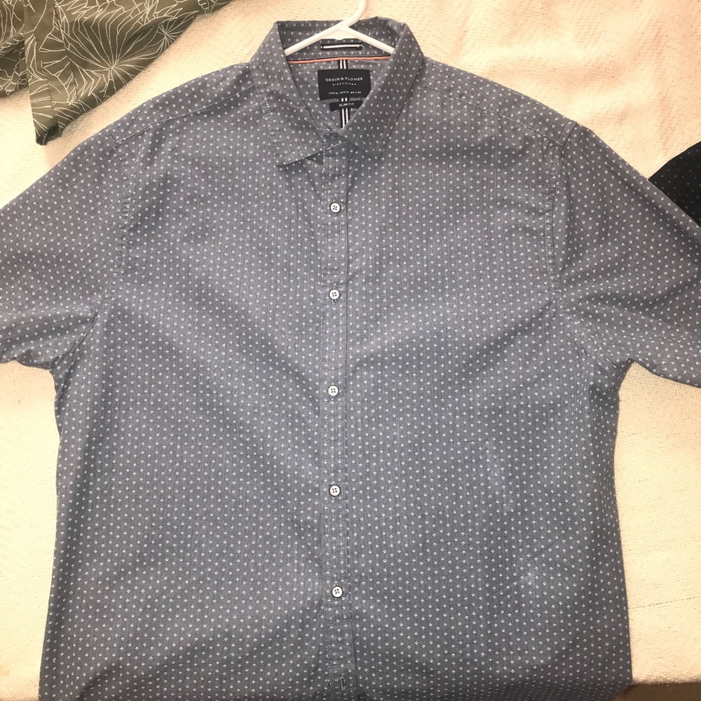 Men’s short sleeve button up dress shirt